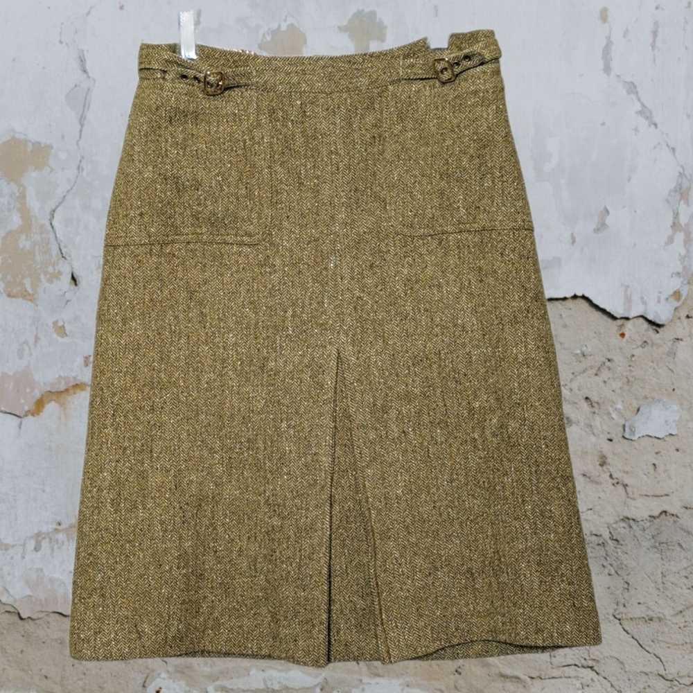 William B. Tan Herringbone tweed wool blend A-Line Skirt. Size 6